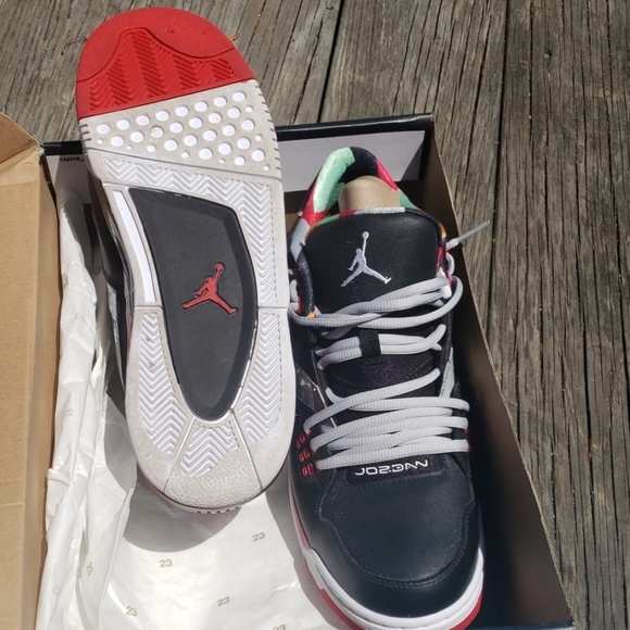 Sneakers - Picture 4 of 6